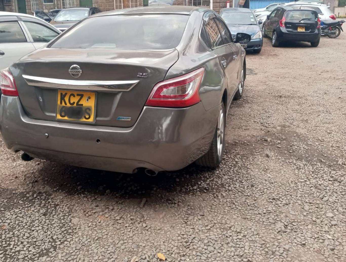 Nissan Teana image 4
